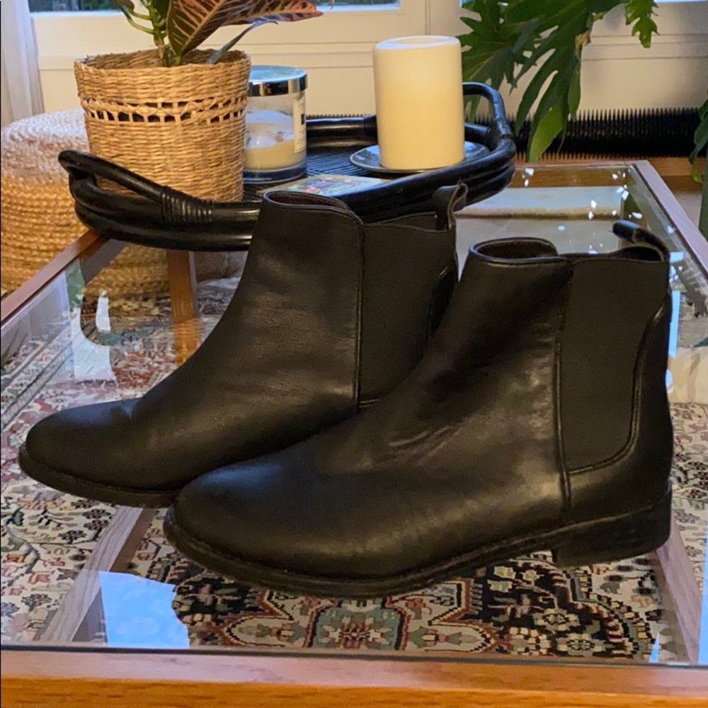 Joie Chelsea Boot sz 36 - Great Condition!